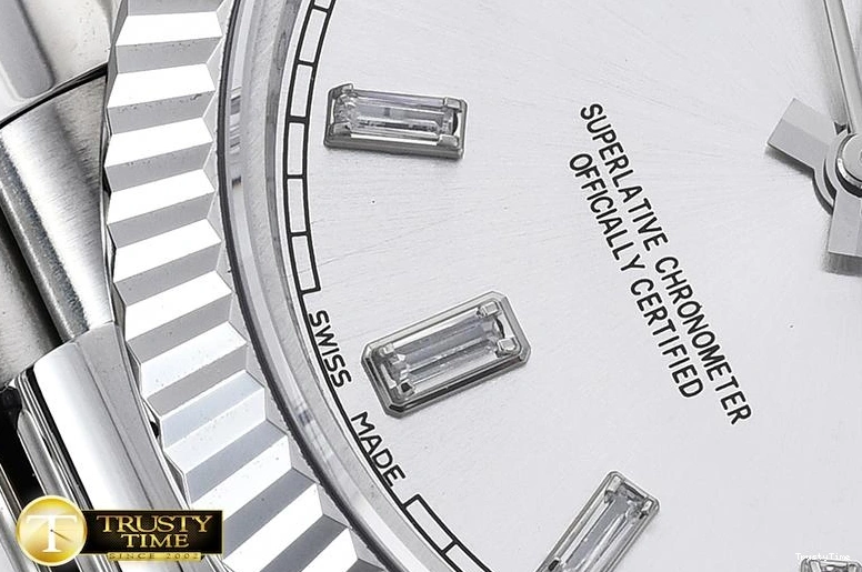 0203 RDD0206C – DayDate Trendsetting 670